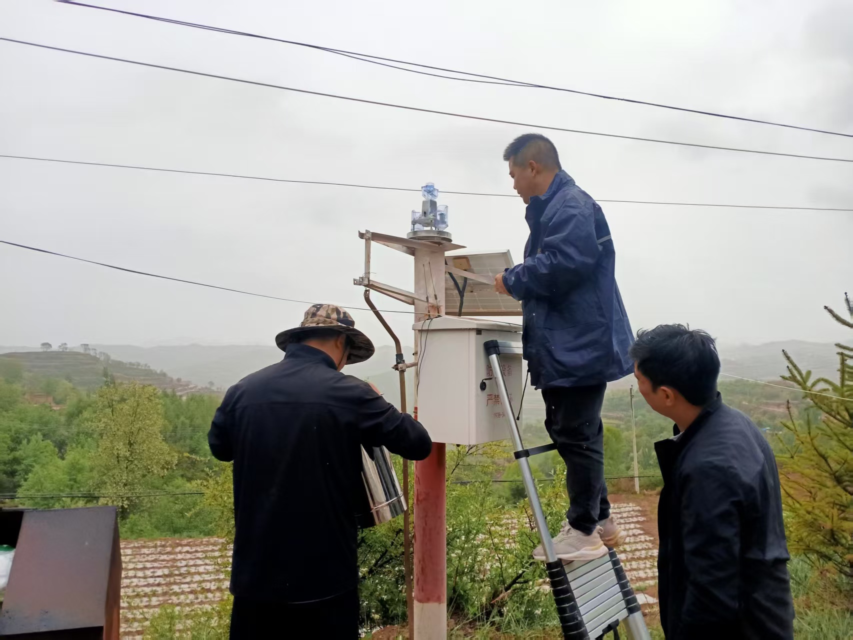 武山县水务局开展雨量监测设备巡检